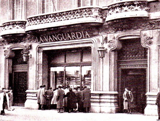 1956-El-edific-io-de-La-Vanguardia